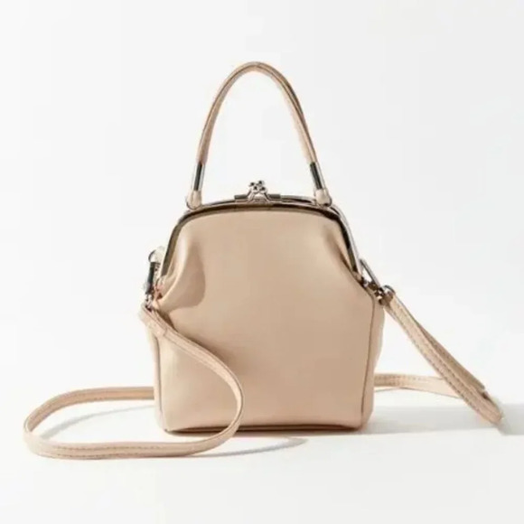 Urban Outfitters Sammi Double Kiss Lock Crossbody Bag NWT $44 - Picture 1 of 11